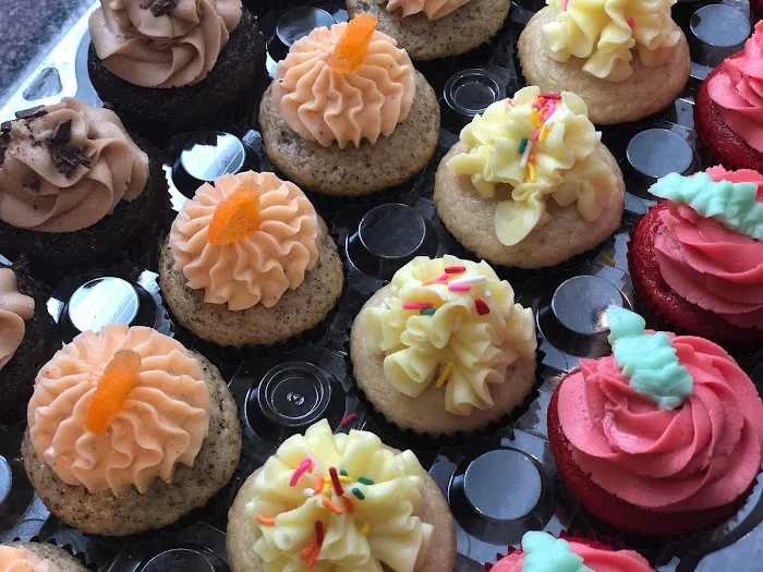 Linda's Vegan Bakery Picture 6