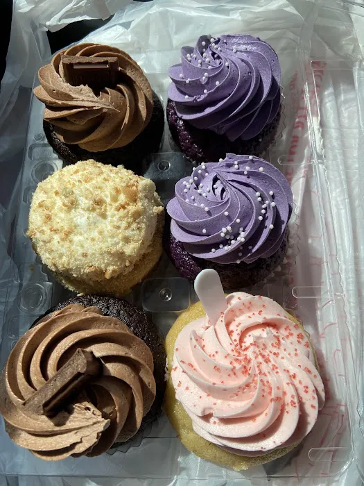Frostings Cakeshop Picture 7