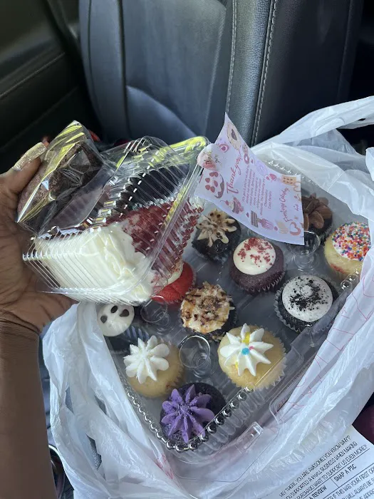 Frostings Cakeshop Picture 5