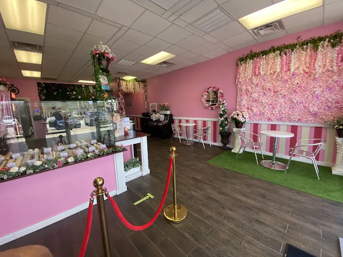 Frostings Cakeshop Picture 10