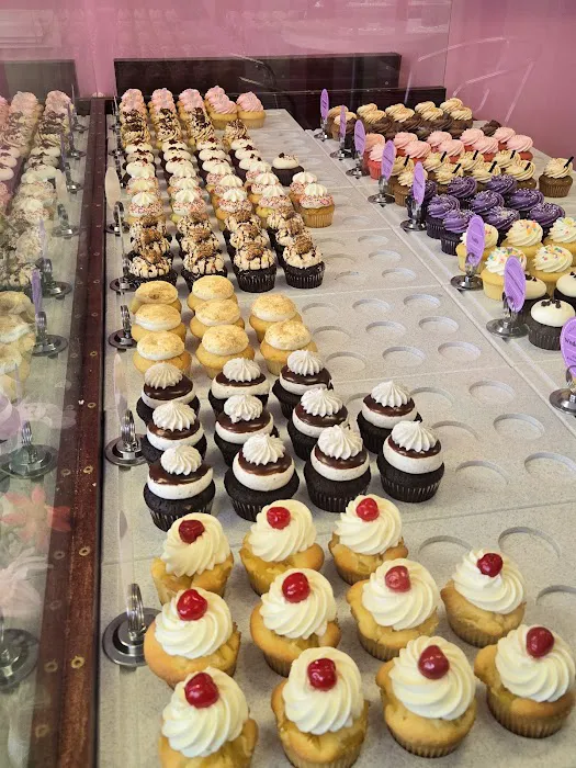 Frostings Cakeshop Picture 3