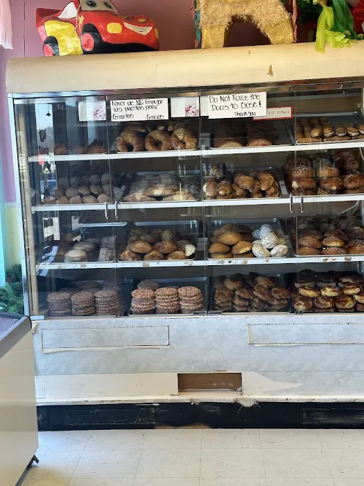 LA IDEAL Bakery Picture 9