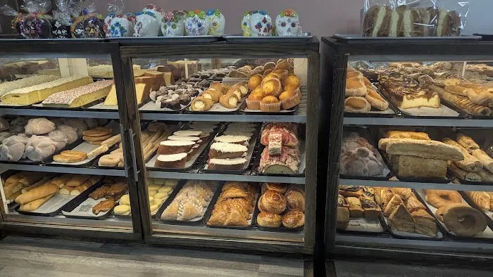 La Imperial Bakery Picture 3