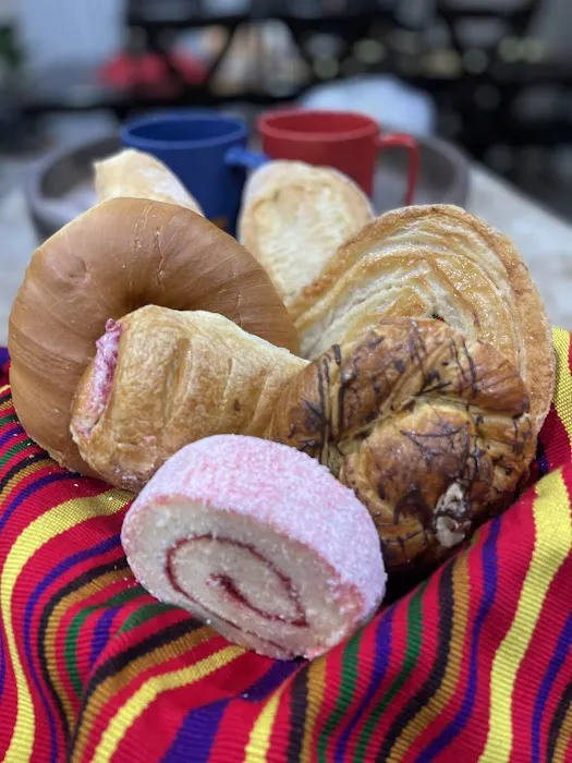 La Imperial Bakery Picture 10