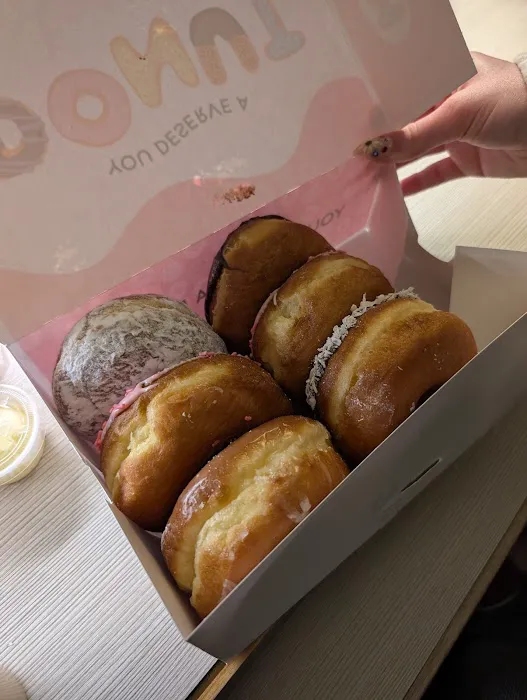 Donut Palace Picture 9