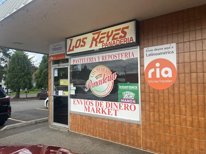 Los Reyes Bakery and Market Picture 8