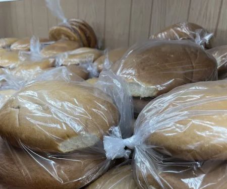 Los Reyes Bakery and Market