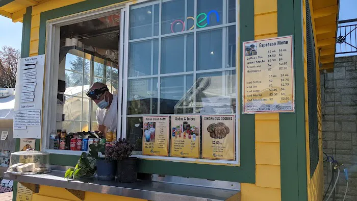 Puddletown Bagels - Milwaukie Station (SE 21st Ave. & Main St.) Picture 2
