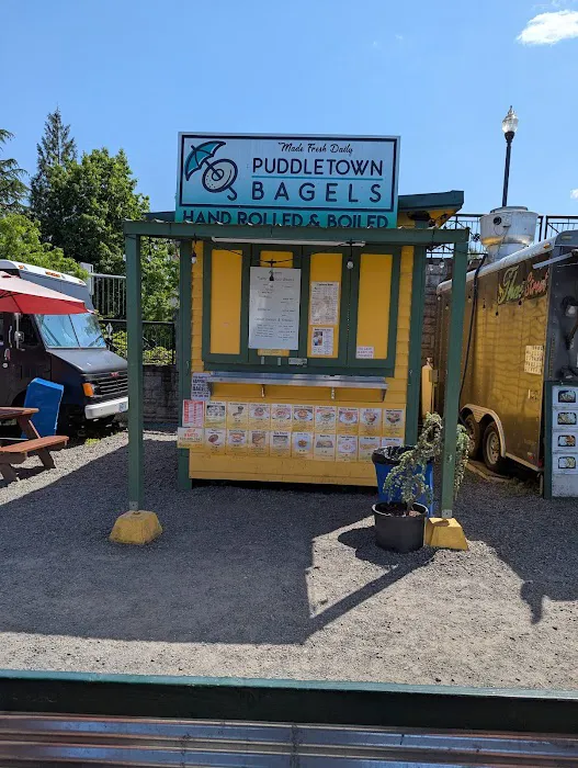 Puddletown Bagels - Milwaukie Station (SE 21st Ave. & Main St.) Picture 9