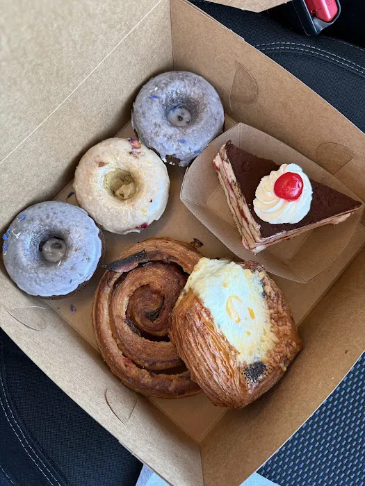 Jen's Pastries Picture 7