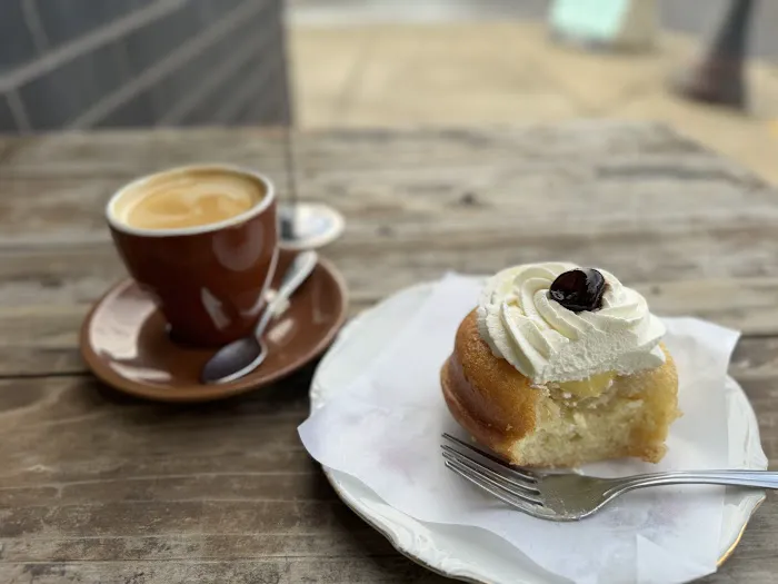 Bella's Italian Bakery Picture 1
