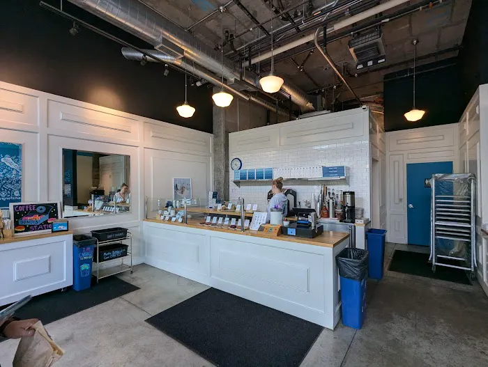 Blue Star Donuts Picture 3