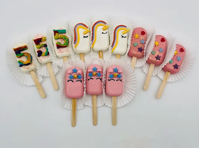 The Fancy Cupcake and Cake Studio Picture 2