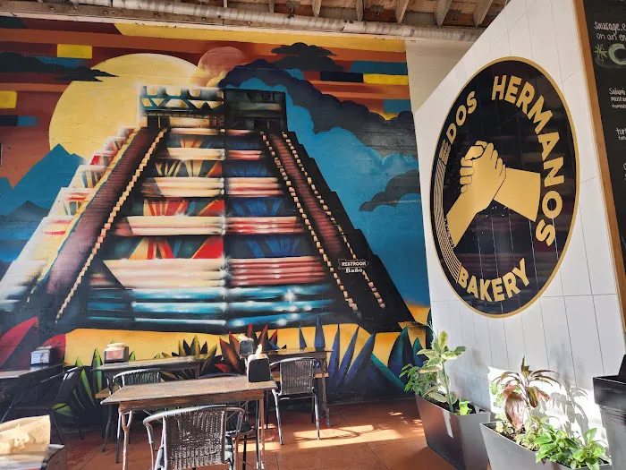 Dos Hermanos Cafe Picture 9