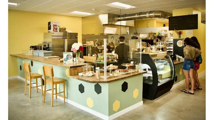 B's Bake Shoppe Picture 9