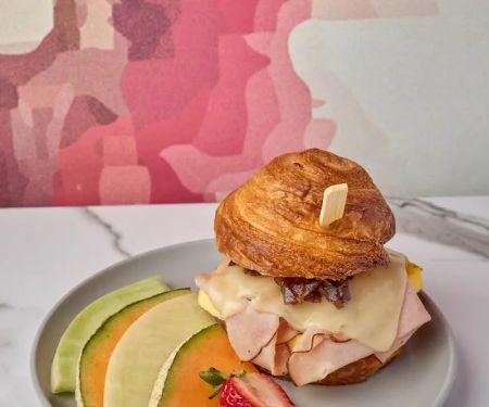 Lux Sucre Bakery + Cafe