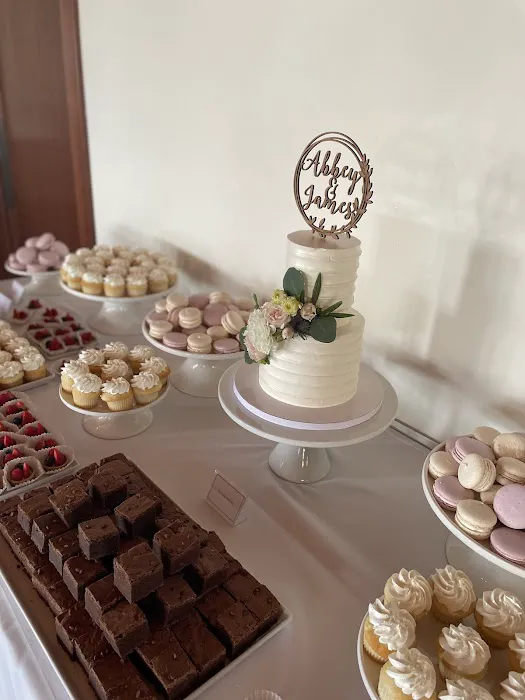 Lux Sucre Bakery + Cafe Picture 7