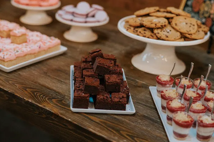 Lux Sucre Bakery + Cafe Picture 4