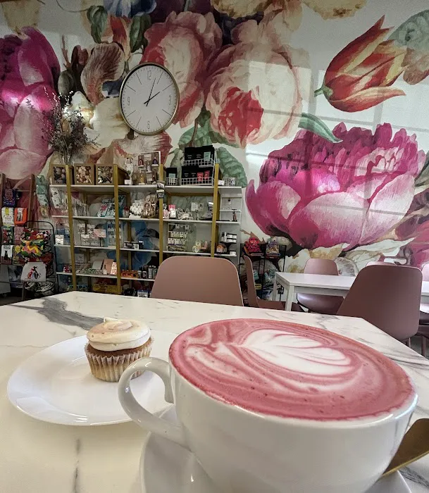 Lux Sucre Bakery + Cafe Picture 3