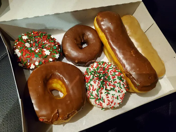 Heavenly Donuts Bakery Picture 5