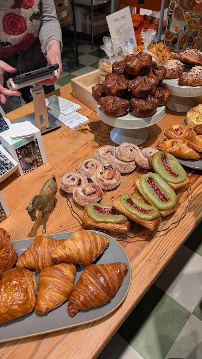 Pony.Pony Pastries Picture 1
