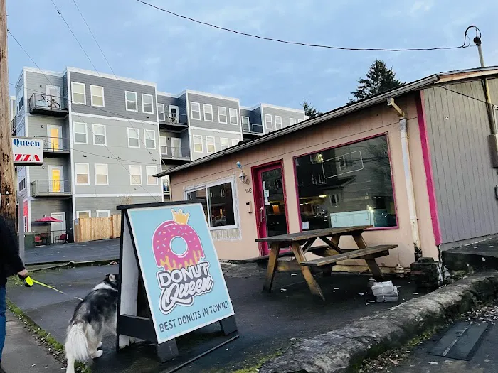 Donut Queen Picture 9