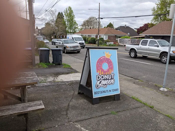 Donut Queen Picture 5