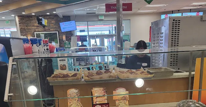 Cinnabon Picture 6