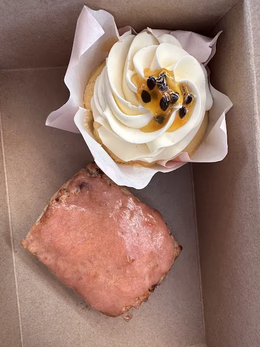 Sugar Blooms Bakery Picture 8
