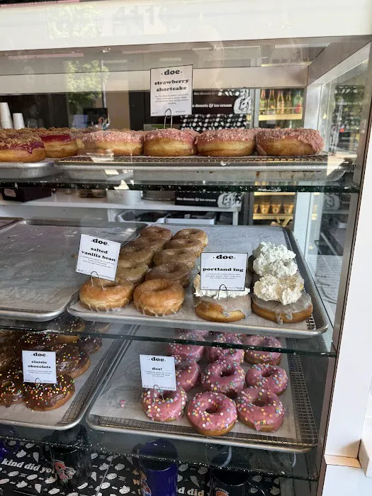 Doe Donuts + Ice Cream Picture 4