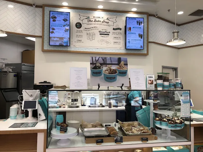 Cinnabon Picture 8