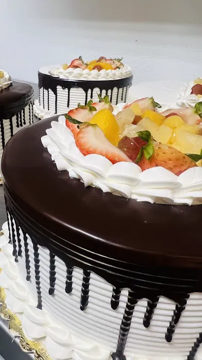 Castillo's Cake Shop Picture 2