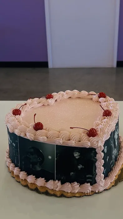 Castillo's Cake Shop Picture 1