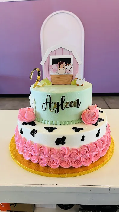 Castillo's Cake Shop Picture 4