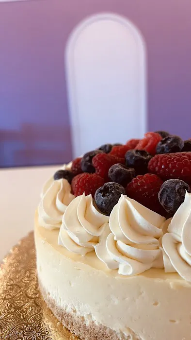 Castillo's Cake Shop Picture 6