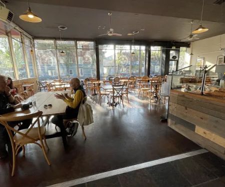 Fleur De Lis Bakery & Cafe