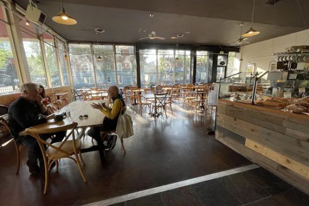Fleur De Lis Bakery & Cafe