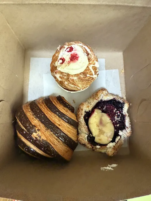 Twisted Croissant & Patisserie Picture 10