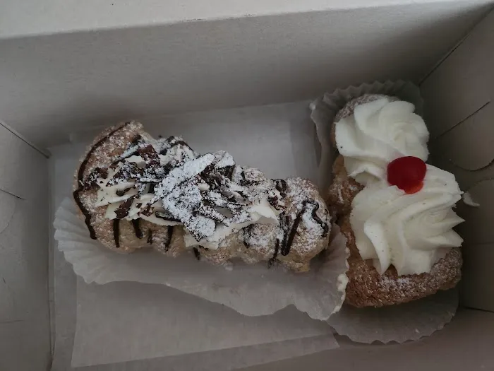 Larson's Bakery Picture 8