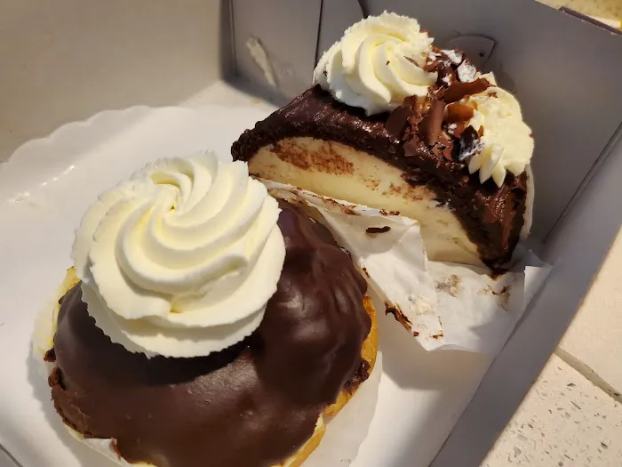 Larson's Bakery Picture 7