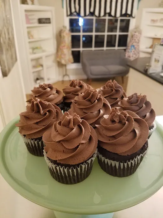 Chandelier Bakery Picture 6