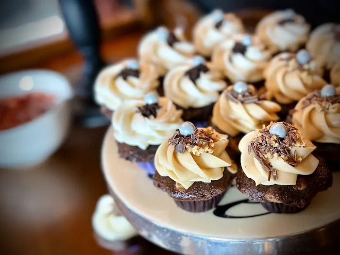 Lightning Treats & Sweets Picture 1
