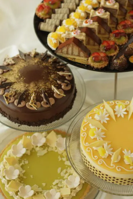 Cakes By Creme de la Creme Picture 8