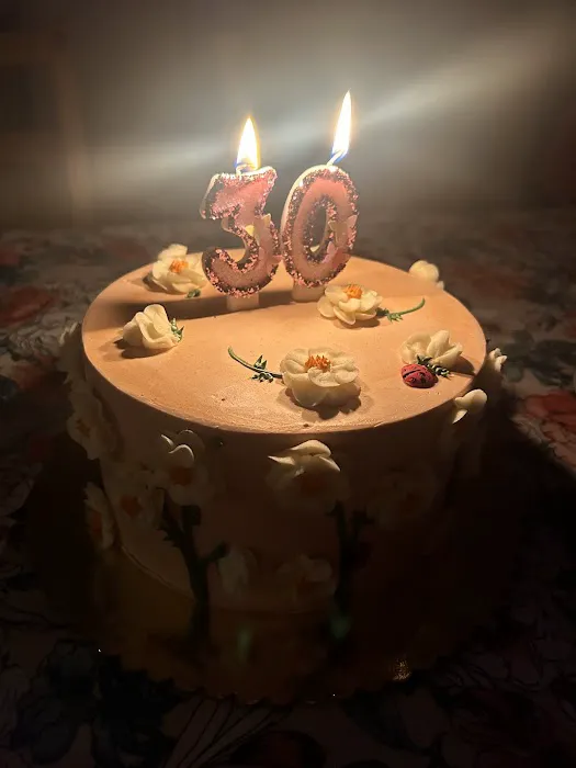 Cakes By Creme de la Creme Picture 7