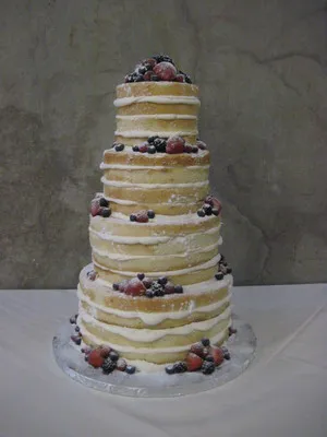 Cakes By Creme de la Creme Picture 1