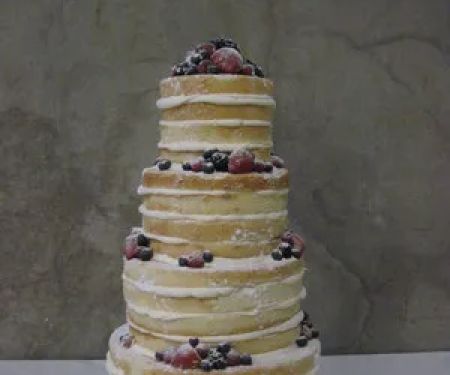 Cakes By Creme de la Creme