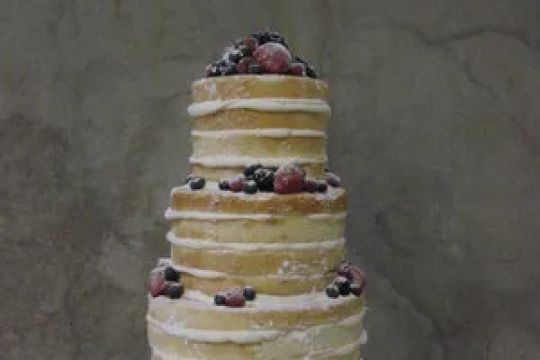 Cakes By Creme de la Creme