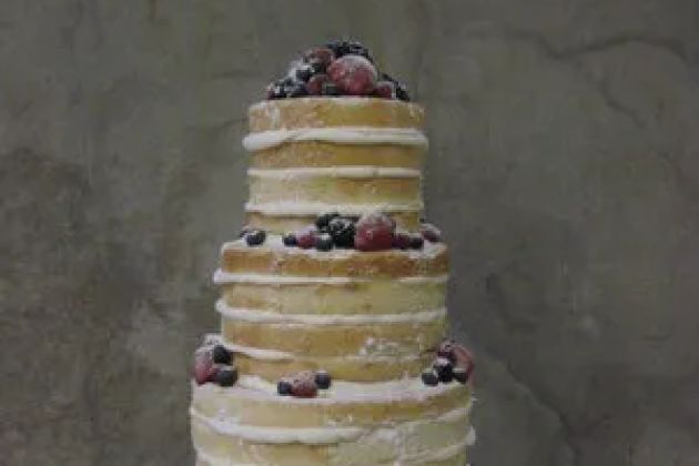 Cakes By Creme de la Creme