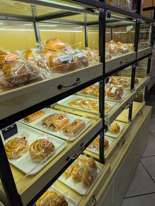 Q Bakery Sandwiches Picture 9
