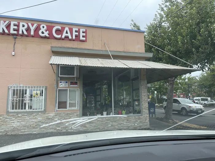 Mimi's Bakery & Floral Shop Picture 6
